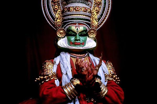 Pacha Green noble and the divine character in Kathakali