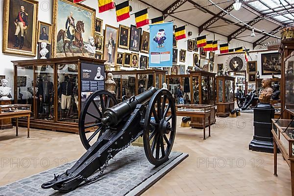 Collection of 19th century muzzle-loading black powder guns