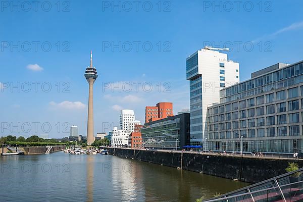 Medienhafen und Rheinturm