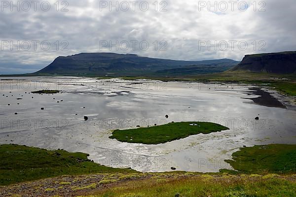 Coast and mountains near Kross