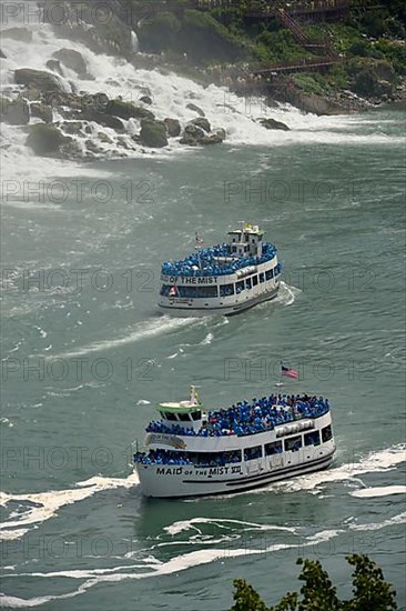 Maid of the Mist excursion boats