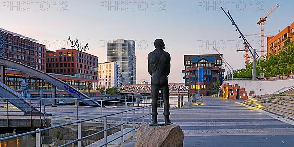 Stoertebecker sculpture on Stoertebecker Ufer