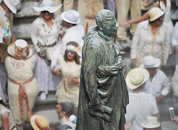 St. Cruz: Los Indianos is the central event of the Palmerian carnival on La Palma and dates back to the return of emigrants from Central America and Cuba. Participants are almost all the inhabitants of St. Cruz and tourists. La Palma