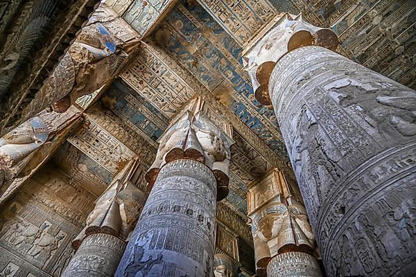 Columns and hall ceiling