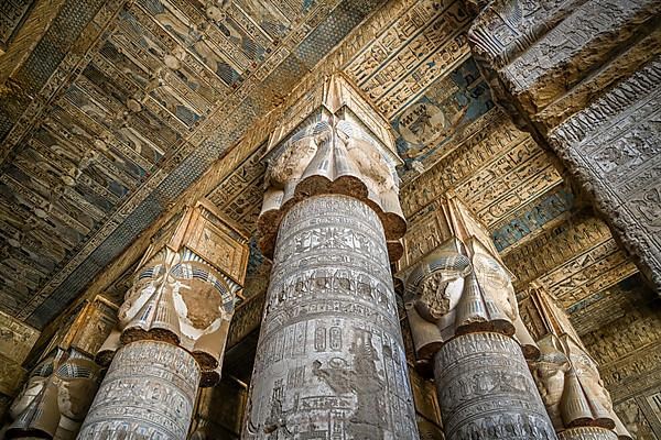 Columns and hall ceiling