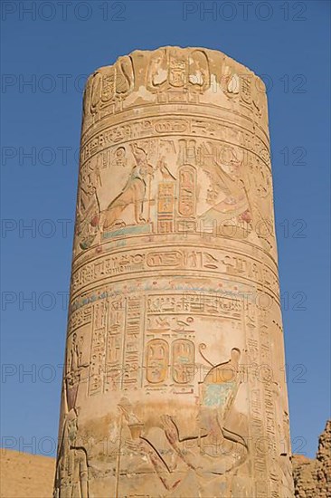 Column with coloured relief