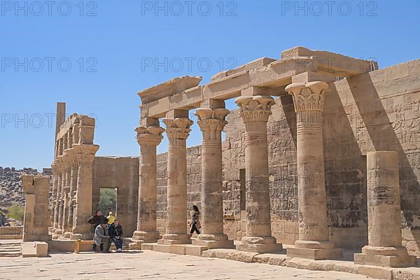 Western portico at Dromos Square