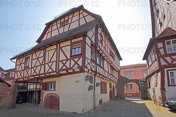 Weckersches Haus and town wall with archway in Eberbach