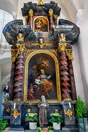 Side altar