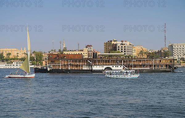 Excursion boats with historic cruise ship Sudan