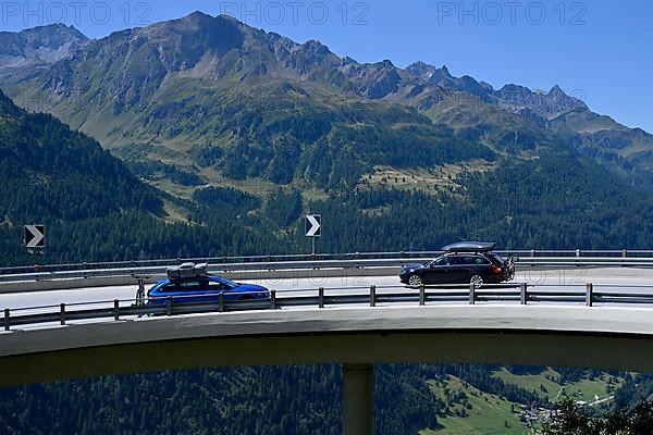 Passenger car oncoming traffic