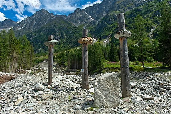 Sculpture Herweg in the Gasterntal of the Junior Chamber International Frutigland