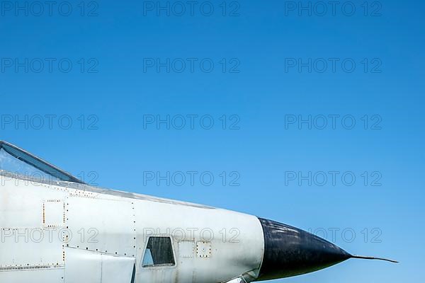 Side and detail view of airplane nose