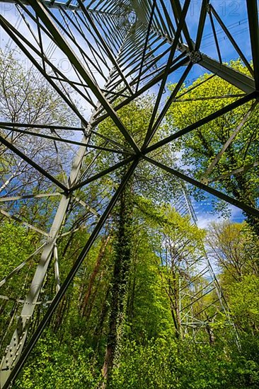 High-voltage pylon