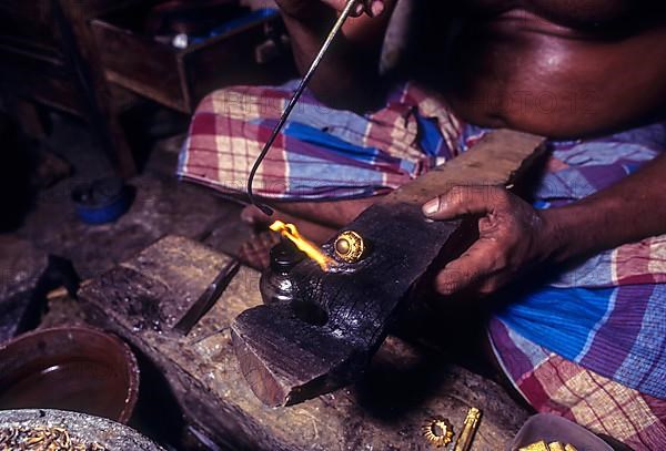 Goldsmith making Mangalya Thali in Chettinad