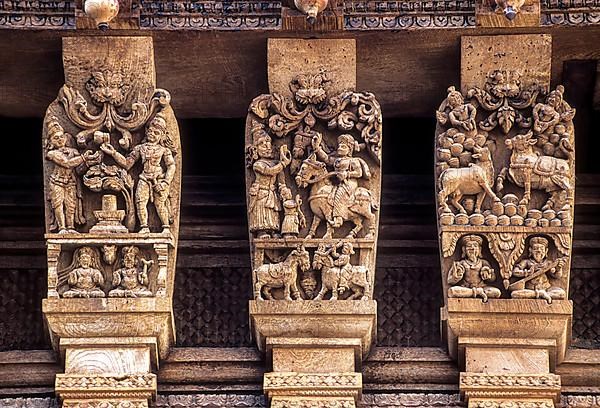 17 th century 350 years old wooden carvings in Meenakashi Sundareswarer temple's chariot at Madurai