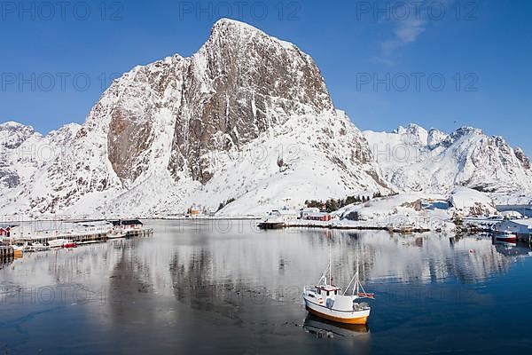 Fishing boat in Hamnoy harbour