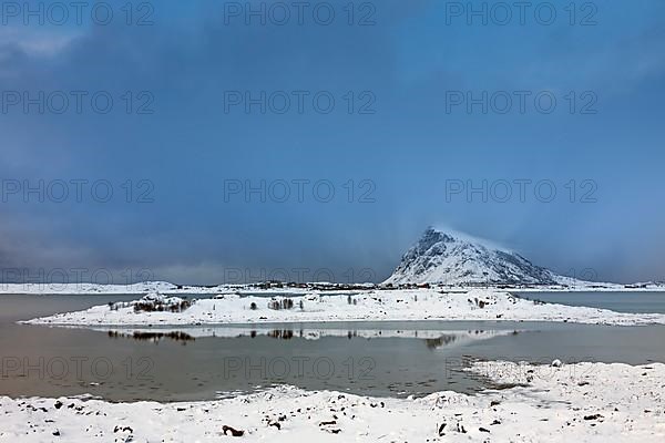 Mount Hoven in the snow in winter