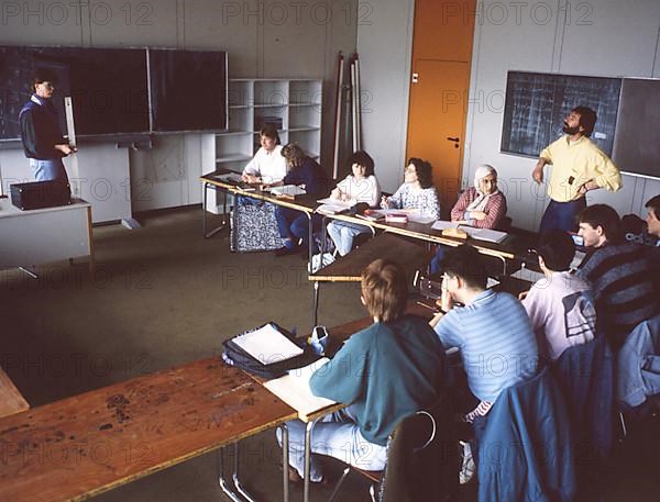 Hagen. Teaching at a comprehensive school ca. 1990