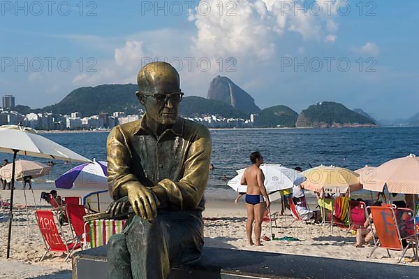 Statue of poet Carlos Drumont de Andrade