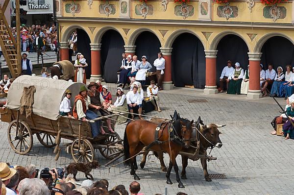 Wallenstein's entry in 1630 in front of the wheelhouse on the market square