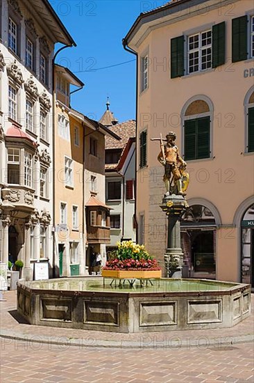 Figure of William Tell at the Tellenbrunnen