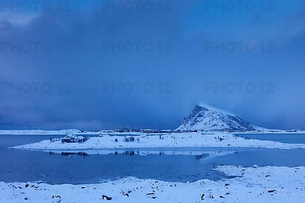 Mount Hoven in the snow in winter