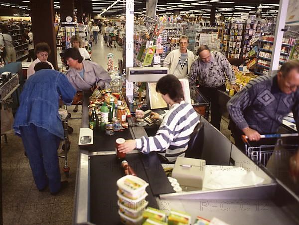 Unna. Supermarket Plaza. ca. 1988