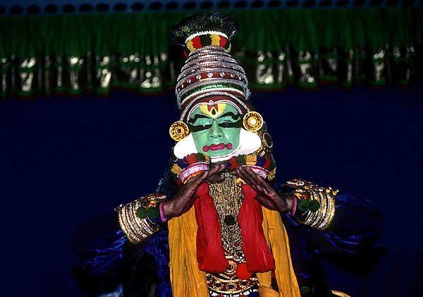 Pacha Green noble and the divine character in Kathakali