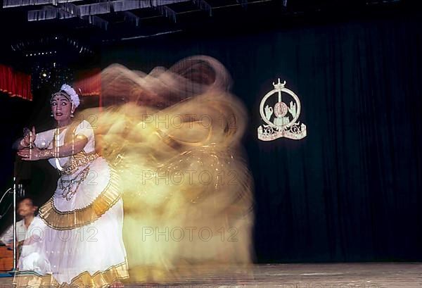 Mohiniyattam or Mohiniattam