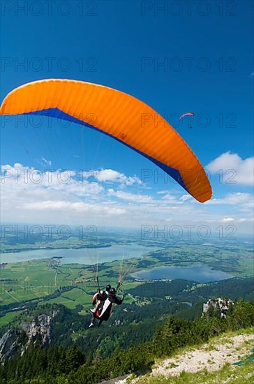 Hang glider on Tegelberg