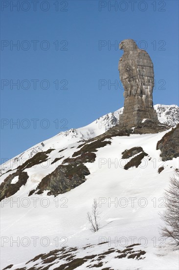 Rock Eagle Monument