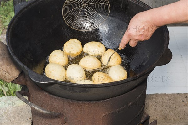 Preparation of local tandyr bread