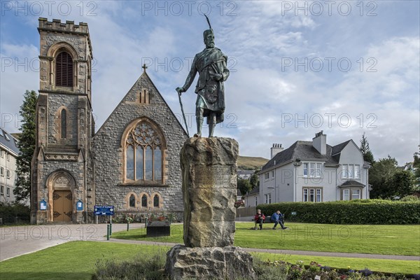 Donald Cameron of Lochiel statue in front of the Church of Scotland in Fort William