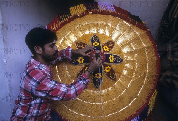 Making temple umbrella at Chintadripet in Chennai