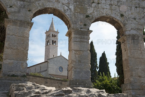 Roman Amphitheatre and Church of St. Anthony