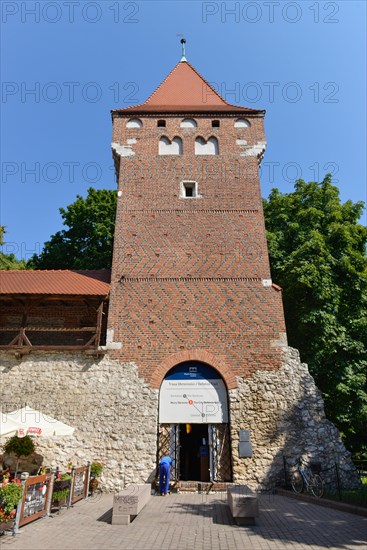 Fortified defence tower