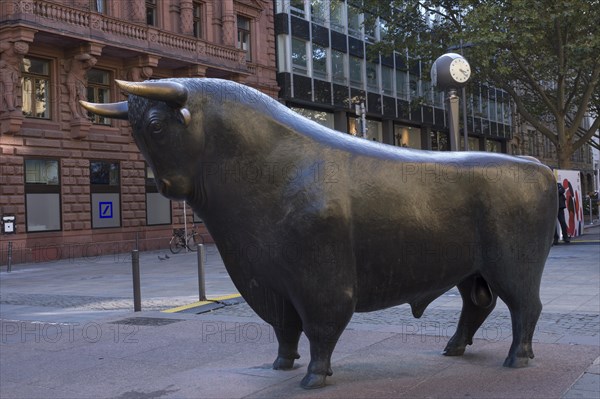 Sculpture Bull