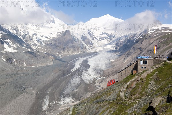 Glacier lift to the Pasterze