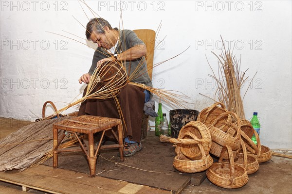 Basket maker