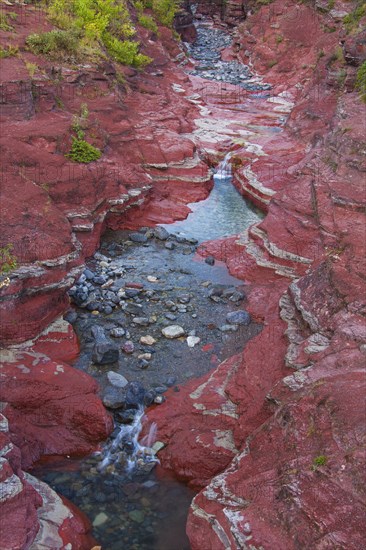 Sedimentary argillite mineral layers in Lost Horse Creek