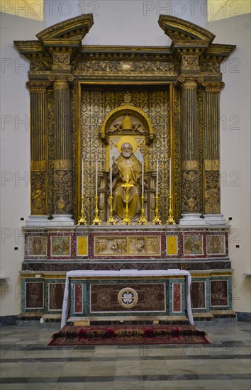 Interior side altar