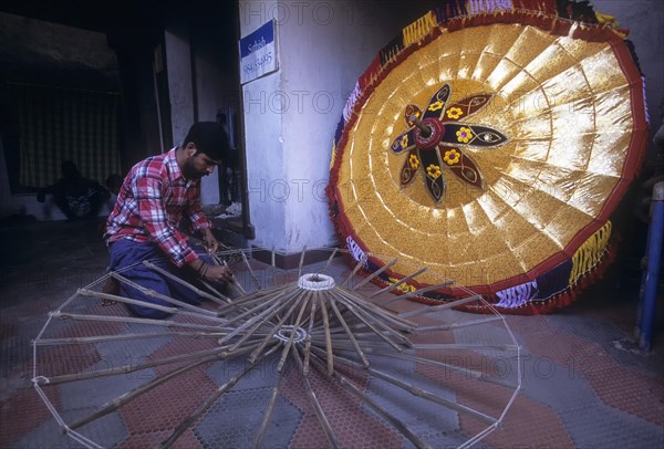 Making temple umbrella at Chintadripet in Chennai