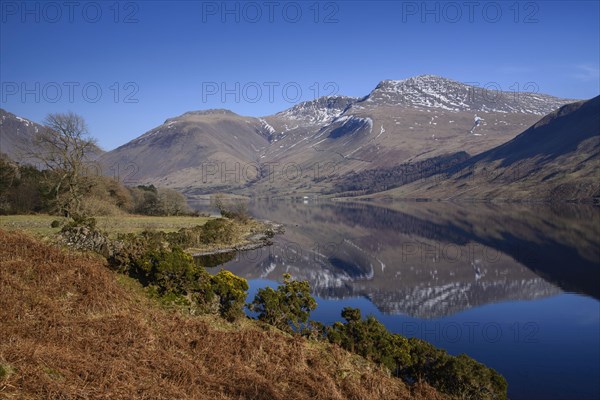 View of lake in overdeepened glacial valley