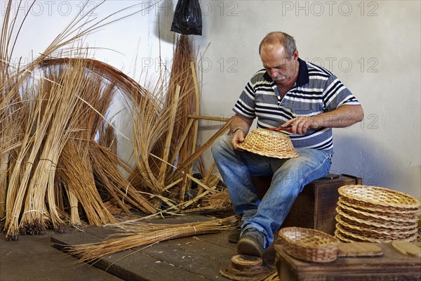 Basket maker