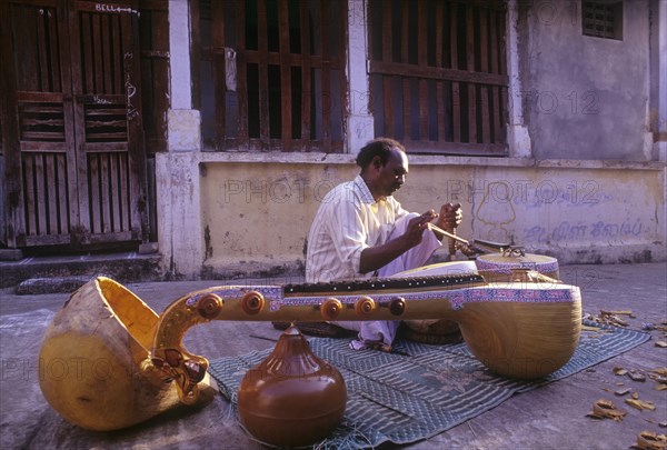 Veena making in Thanjavur