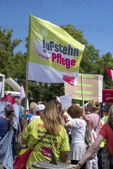 Protest poster Aufstehn fuer die Pflege