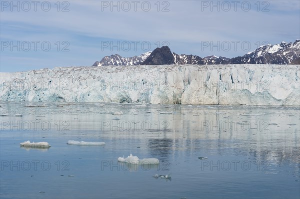 Lilliehook Glacier in Lilliehook Fjord