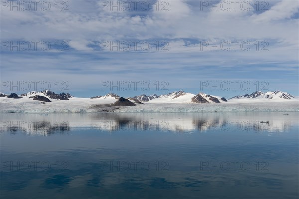 Lilliehook Glacier in Lilliehook Fjord