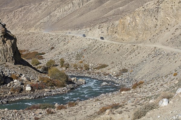 4WD vehicles on the Pamir Highway